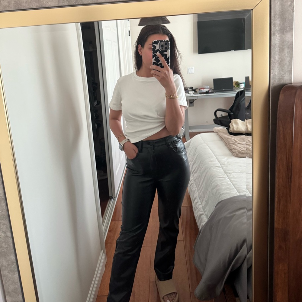 Abercrombie & Fitch 90s Straight Leg Ultra High Rise Black Leather Pants